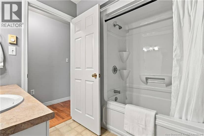 28 Harley Avenue — photo 16 of 30