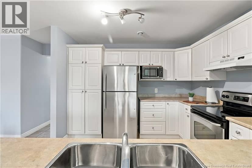 28 Harley Avenue — photo 3 of 30