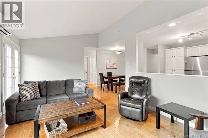 28 Harley Avenue — photo 6 of 30