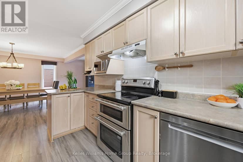 31 Vinifera Drive — photo 10 of 40