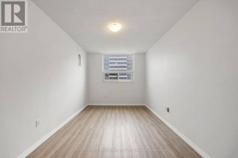 911 - 100 Prudential Drive — photo 13 of 32