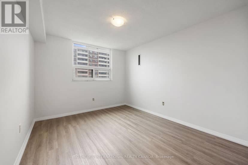 911 - 100 Prudential Drive — photo 15 of 32