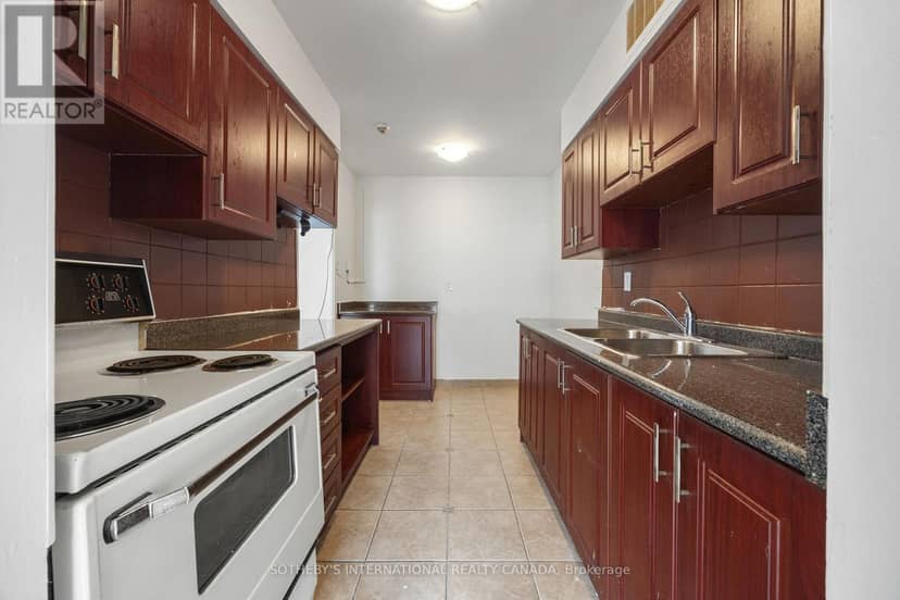 911 - 100 Prudential Drive, Toronto, photo 8