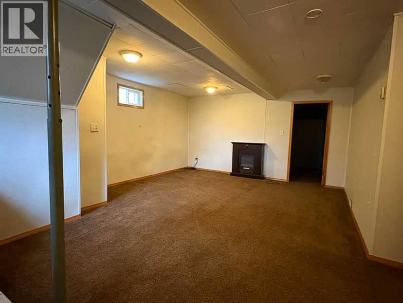 4517 53 Street — photo 17 of 31