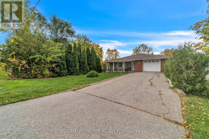 22 Hamilton Drive, Newmarket, photo 2