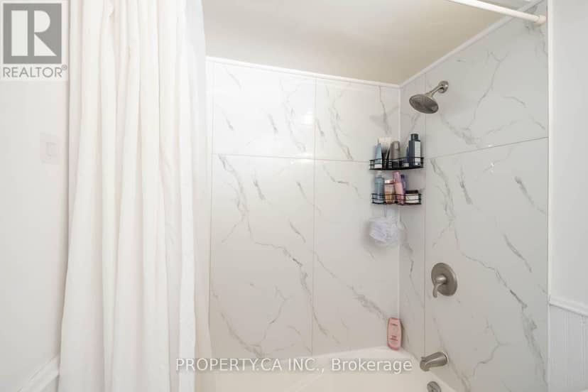 Listing 30365275 — photo 15 of 33