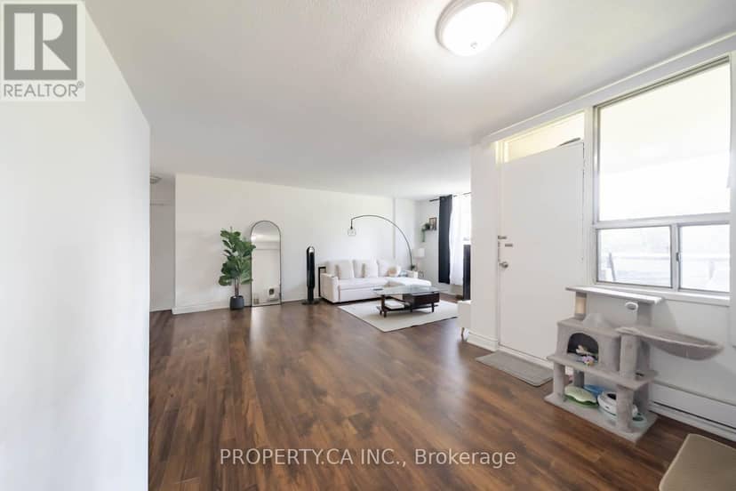 Listing 30365275 — photo 9 of 33