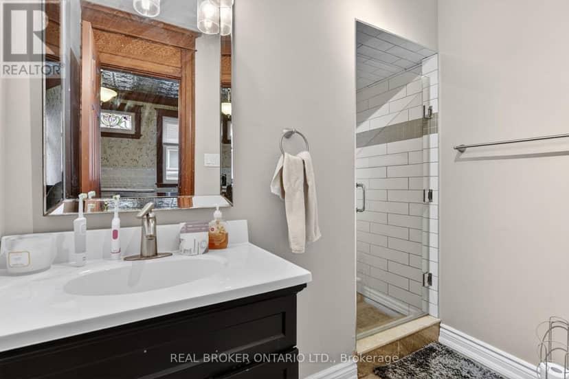137 Sherman Avenue S — photo 11 of 40