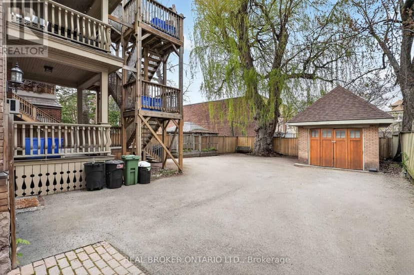 137 Sherman Avenue S, Hamilton, photo 3