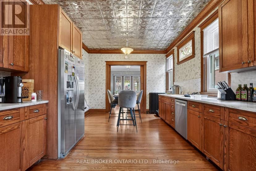 137 Sherman Avenue S, Hamilton, photo 6