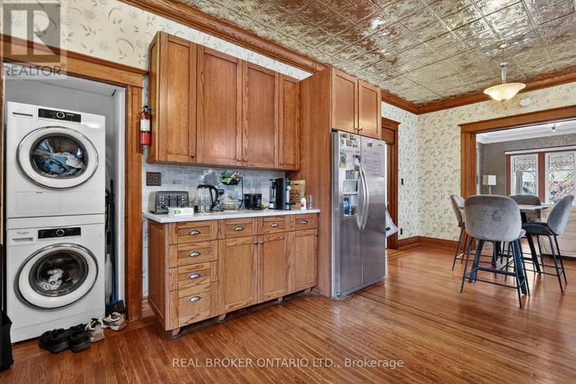 137 Sherman Avenue S, Hamilton, photo 7