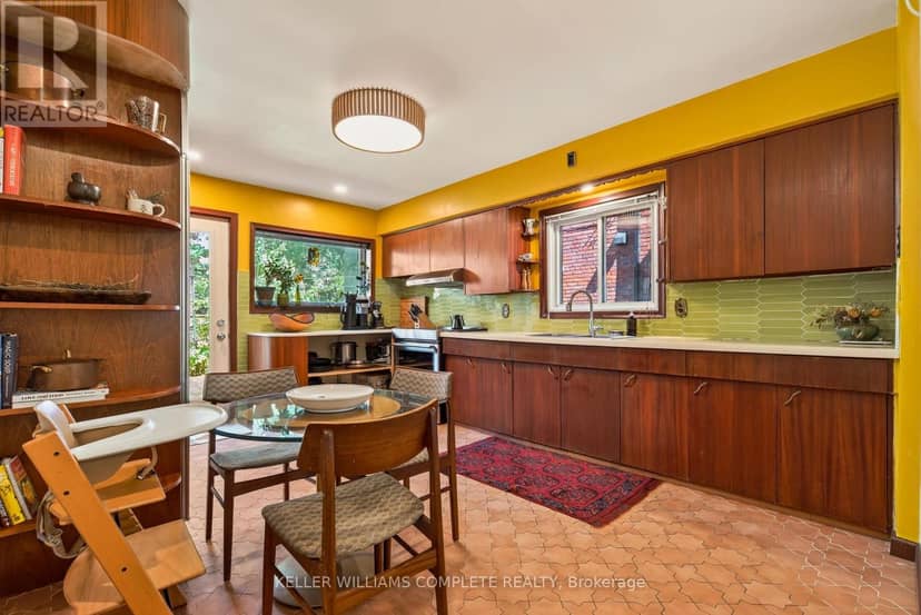 22 Spring Street — photo 17 of 40