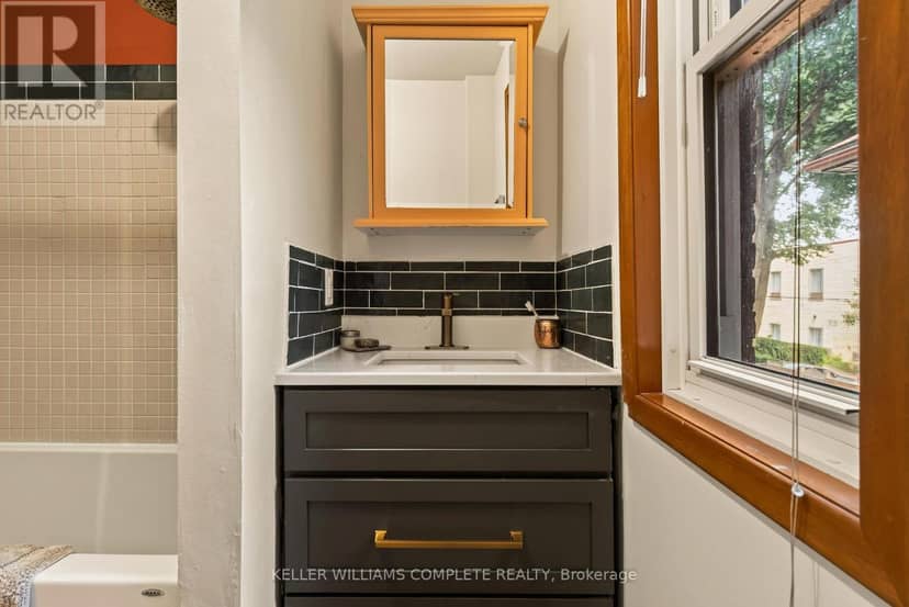 22 Spring Street — photo 35 of 40
