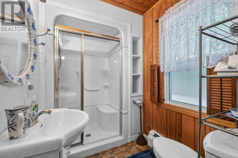 431 Shore Road — photo 30 of 40
