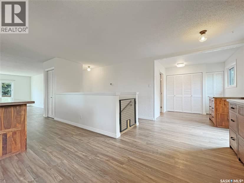 119 Prairie STREET — photo 10 of 32