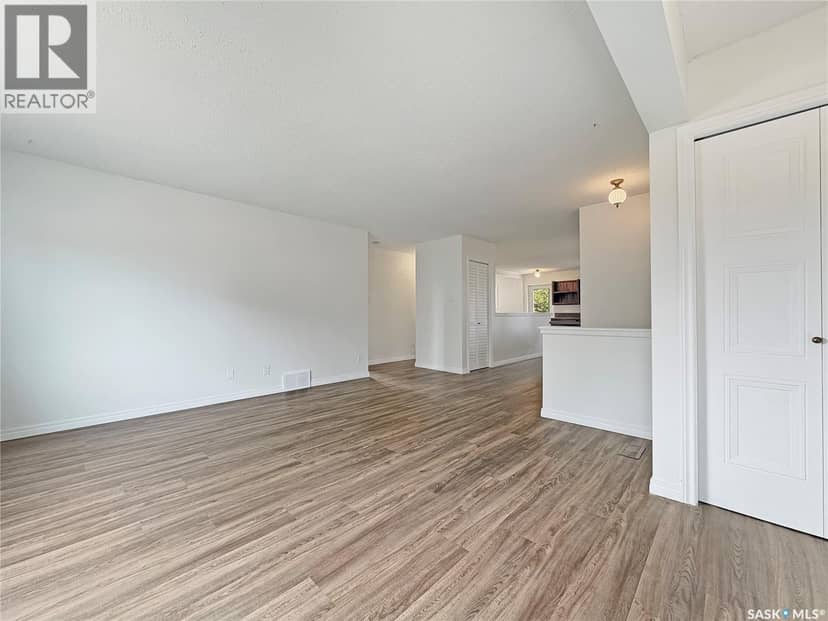 119 Prairie STREET — photo 3 of 32