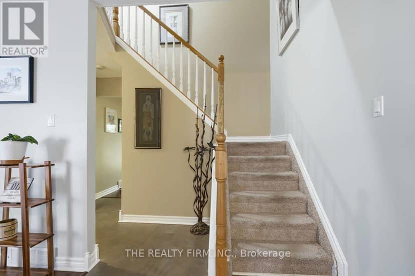 905 Dalhousie Drive — photo 23 of 40
