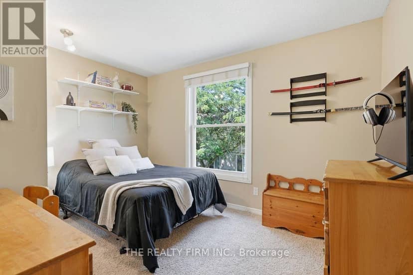 905 Dalhousie Drive — photo 31 of 40