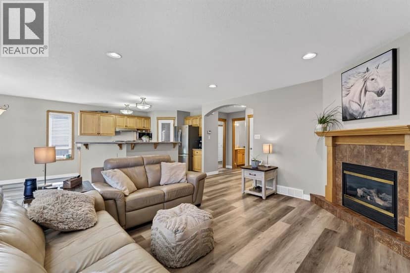 2459 7 Avenue NE — photo 10 of 40