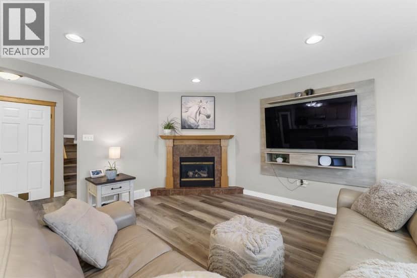 2459 7 Avenue NE — photo 9 of 40