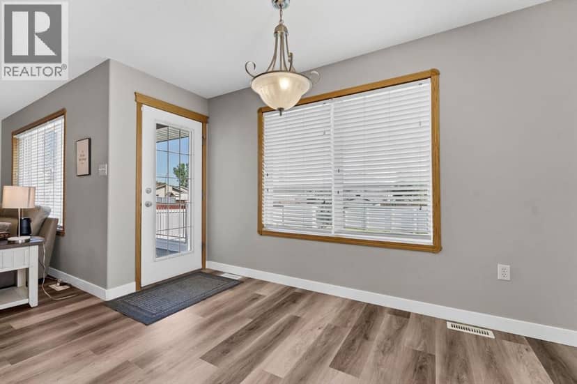 2459 7 Avenue NE — photo 17 of 40