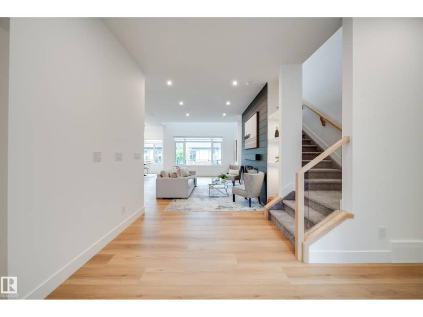 #42 20425 93 AV NW — photo 33 of 40