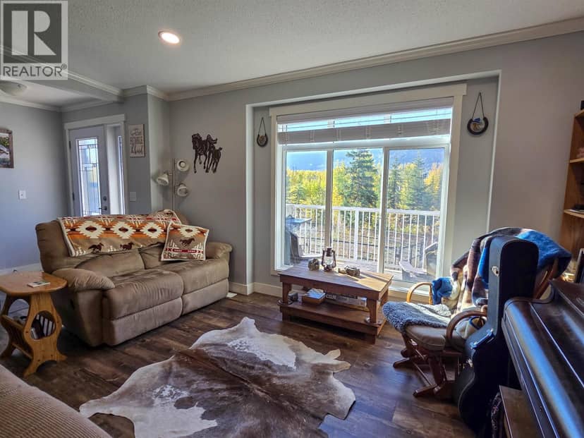 6380 DAWSONS LANE, Smithers, photo 5