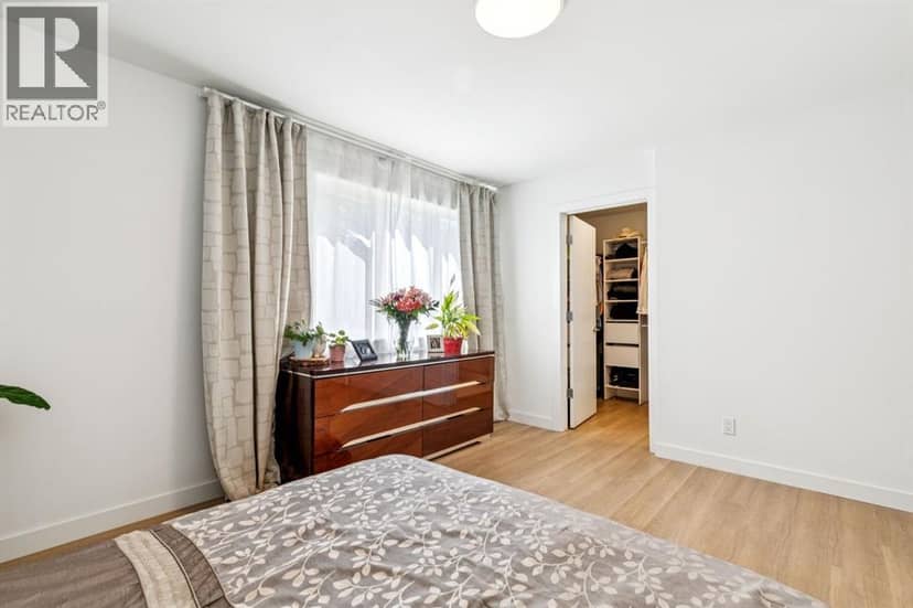 618 Oakhill Place SW — photo 11 of 25