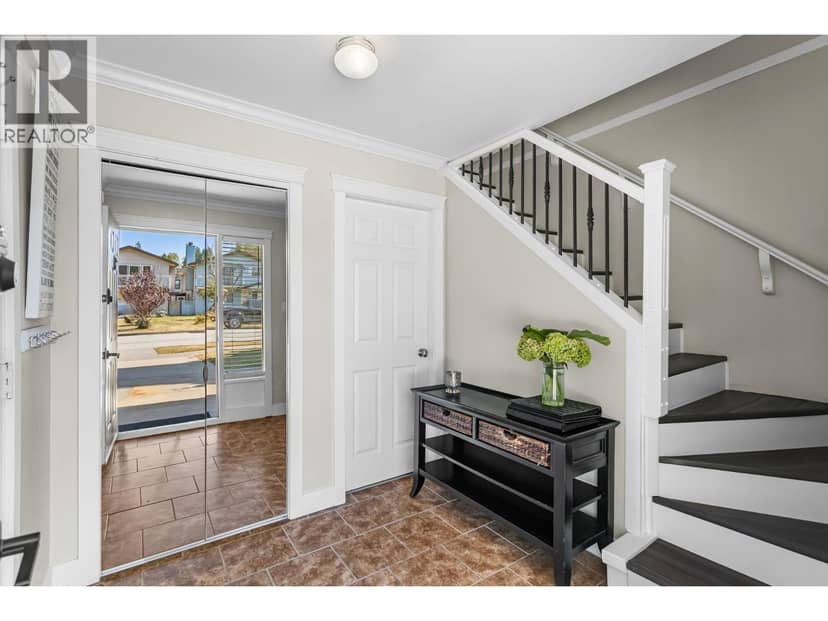 1949 TAYLOR STREET, Port Coquitlam, photo 3