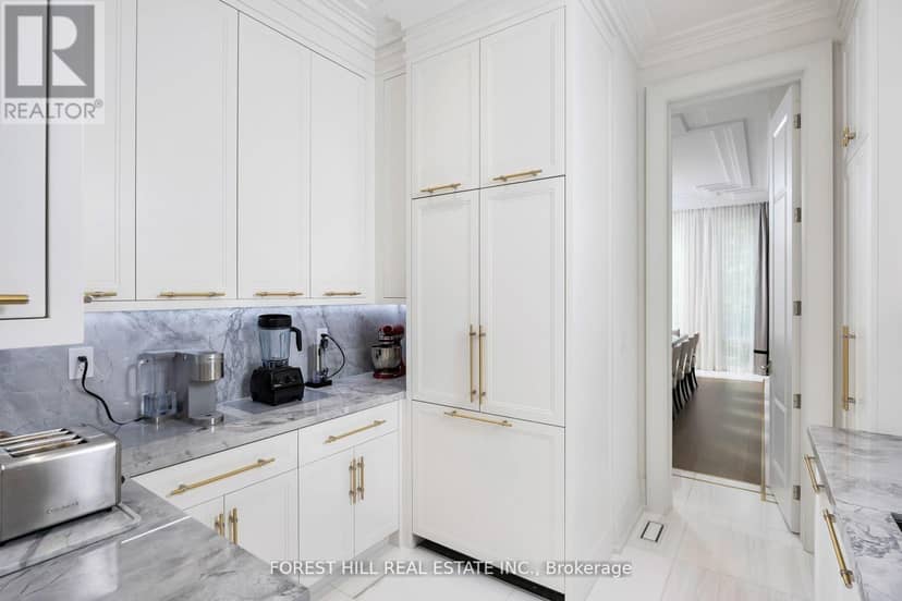 239 Cortleigh Boulevard — photo 14 of 40