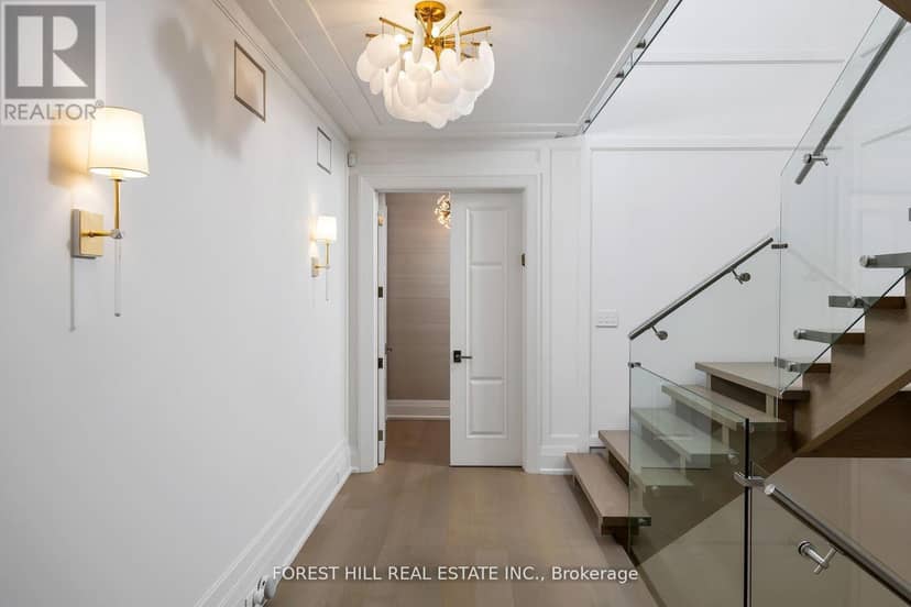 239 Cortleigh Boulevard — photo 23 of 40