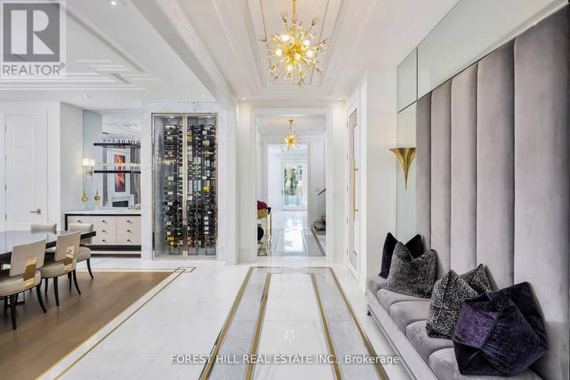 239 Cortleigh Boulevard, Toronto, photo 4