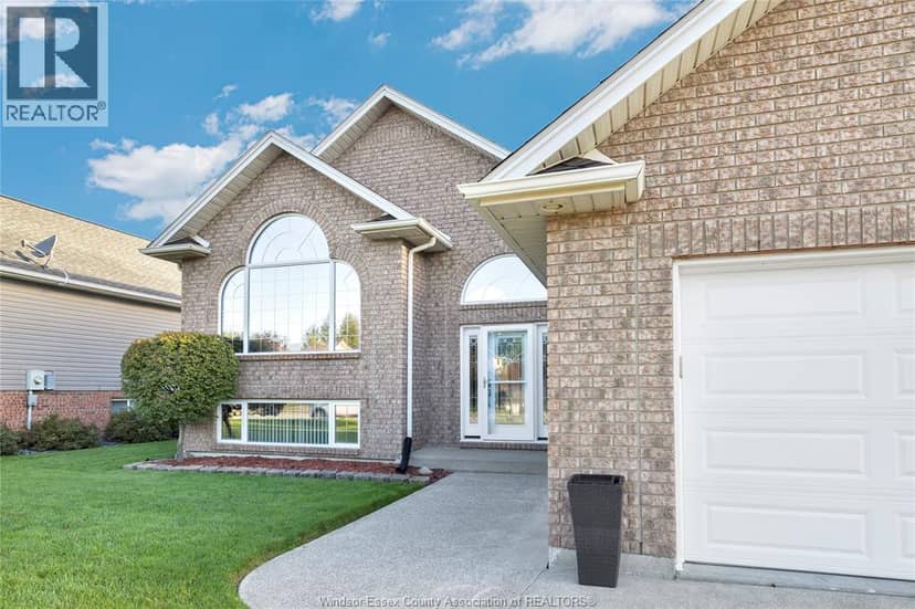 237 Woodview Drive — photo 5 of 40