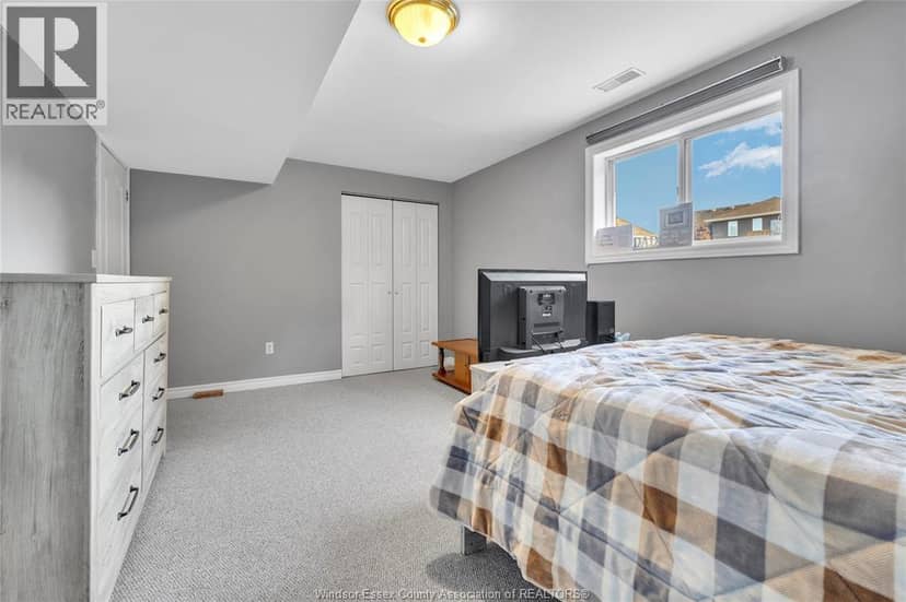 237 Woodview Drive — photo 30 of 40