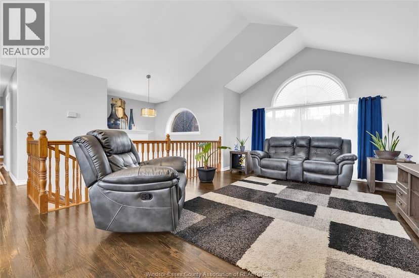 237 Woodview Drive — photo 12 of 40