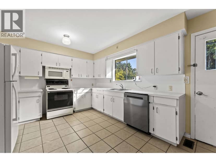 8975 COOK CRESCENT, Richmond, photo 4