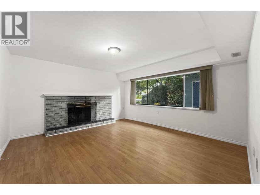 8975 COOK CRESCENT, Richmond