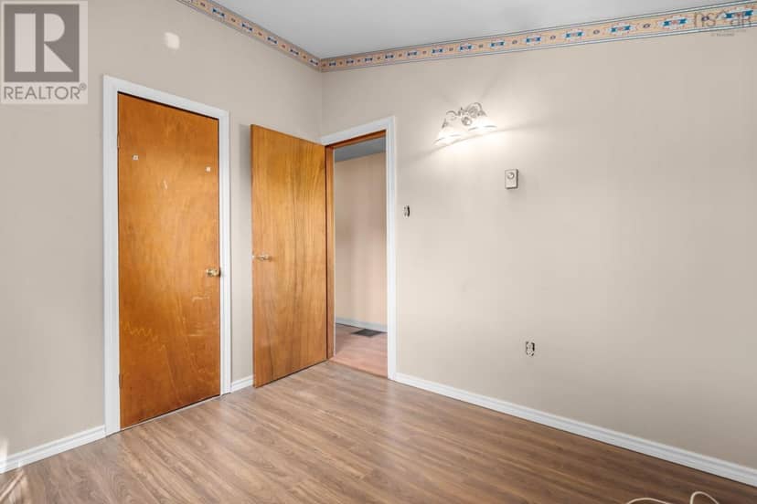 33 Terra Nova Avenue — photo 20 of 26