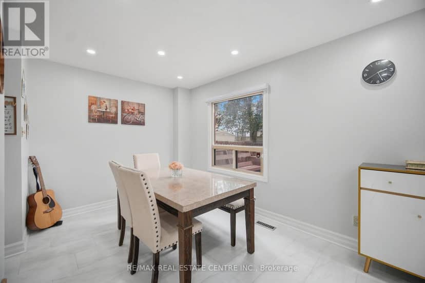 13 Dalzell Avenue — photo 12 of 34