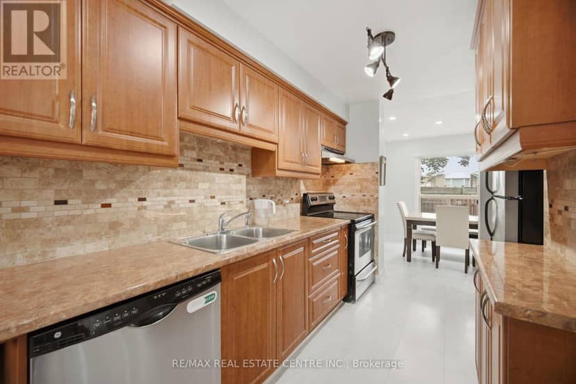 13 Dalzell Avenue — photo 15 of 34