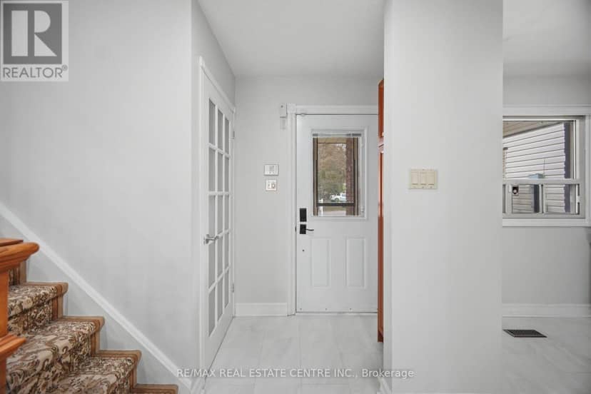 13 Dalzell Avenue, Brampton, photo 6