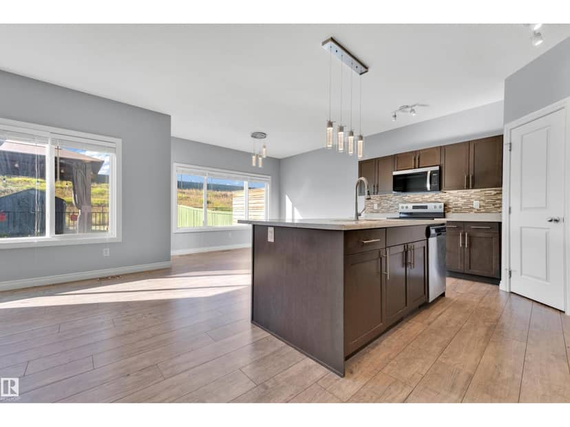 4359 126 AV NW — photo 13 of 40