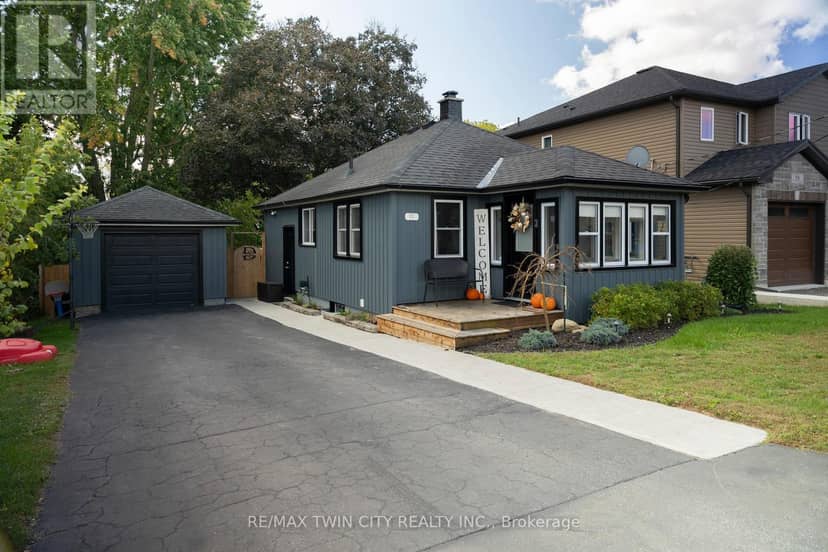92 Sovereign Street W, Norfolk
