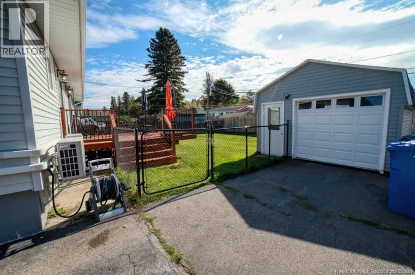 1073 Rockland Drive, Bathurst, photo 3