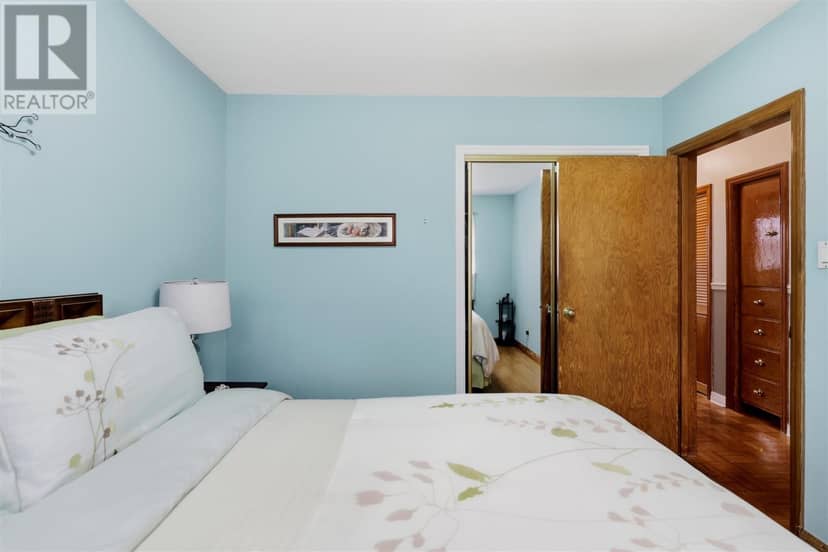 44 McCrea ST — photo 18 of 40