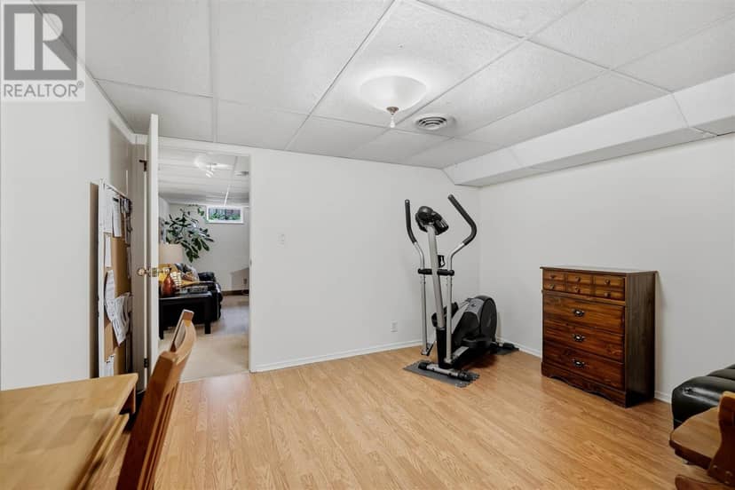 44 McCrea ST — photo 32 of 40