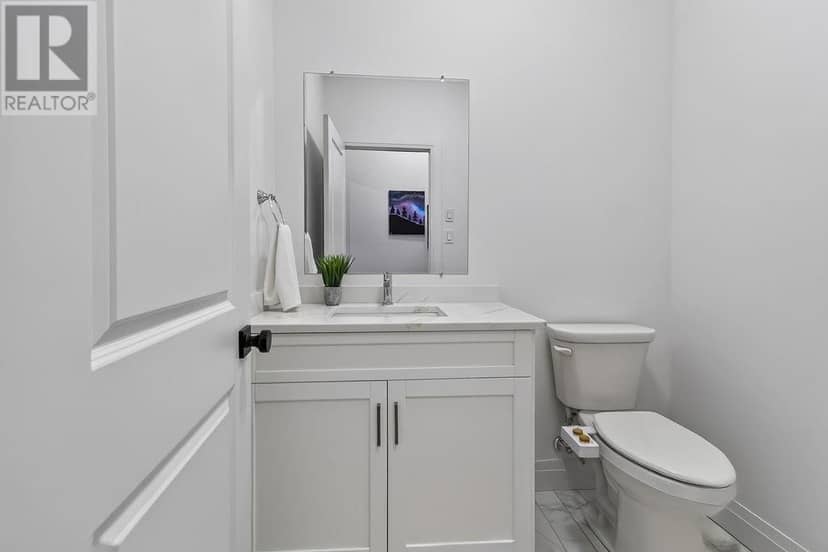 53 Hazelton — photo 16 of 22