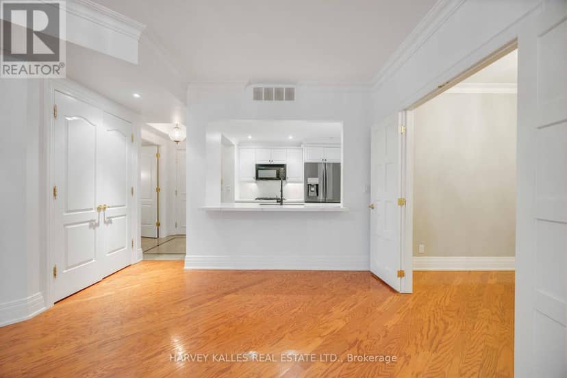 201 - 33 Delisle Avenue — photo 23 of 40