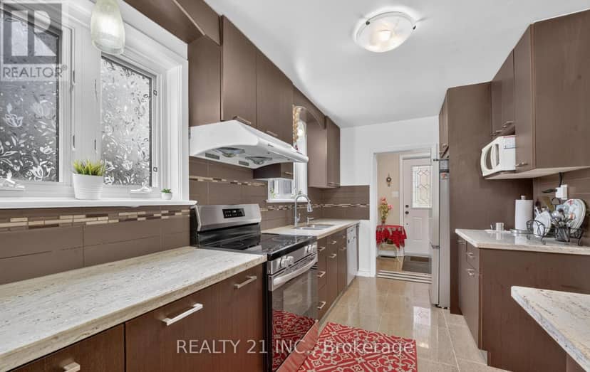 16 Baltray Crescent — photo 10 of 33