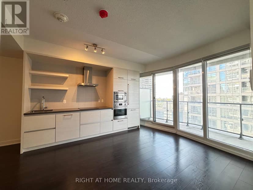 1205 - 2221 Yonge Street — photo 3 of 19